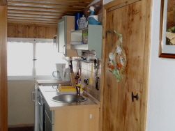 K�chenzeile OG, Microwelle, KM, Wasserkocher, Toaster, K�hlschrank, 4 Platten mit Backofen