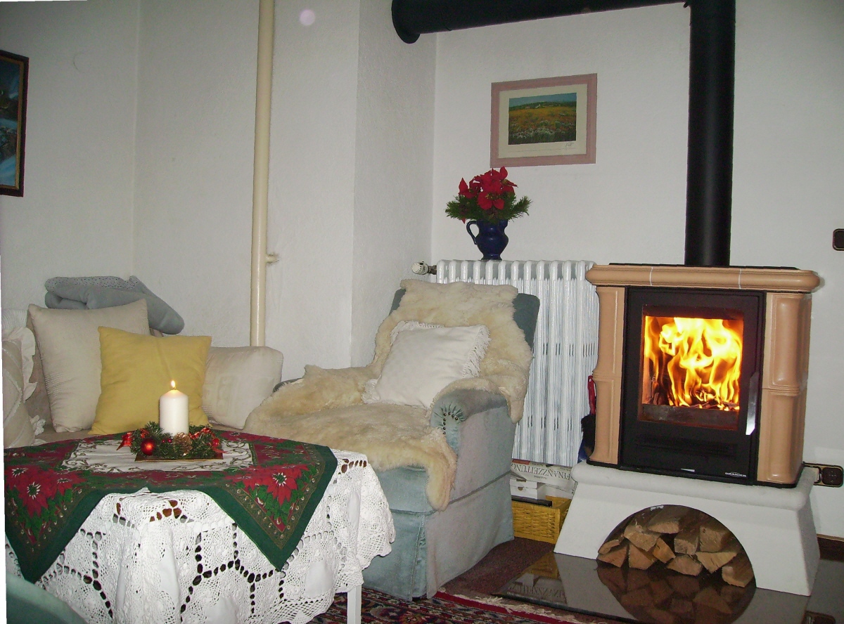 Wohnzimmer, Kaminecke im OG