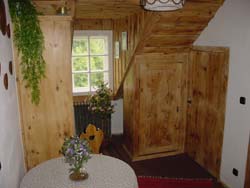 im Flur Schraenke und 2. Essplatz